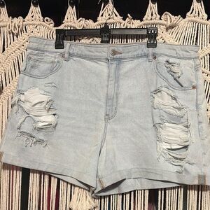 NWOT American Eagle Distressed Strigid Mom Shorts size 20